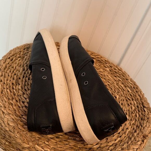 Toms Black Leather Women’s  Loafers - 7 - Good Condition - Picture 5 of 8